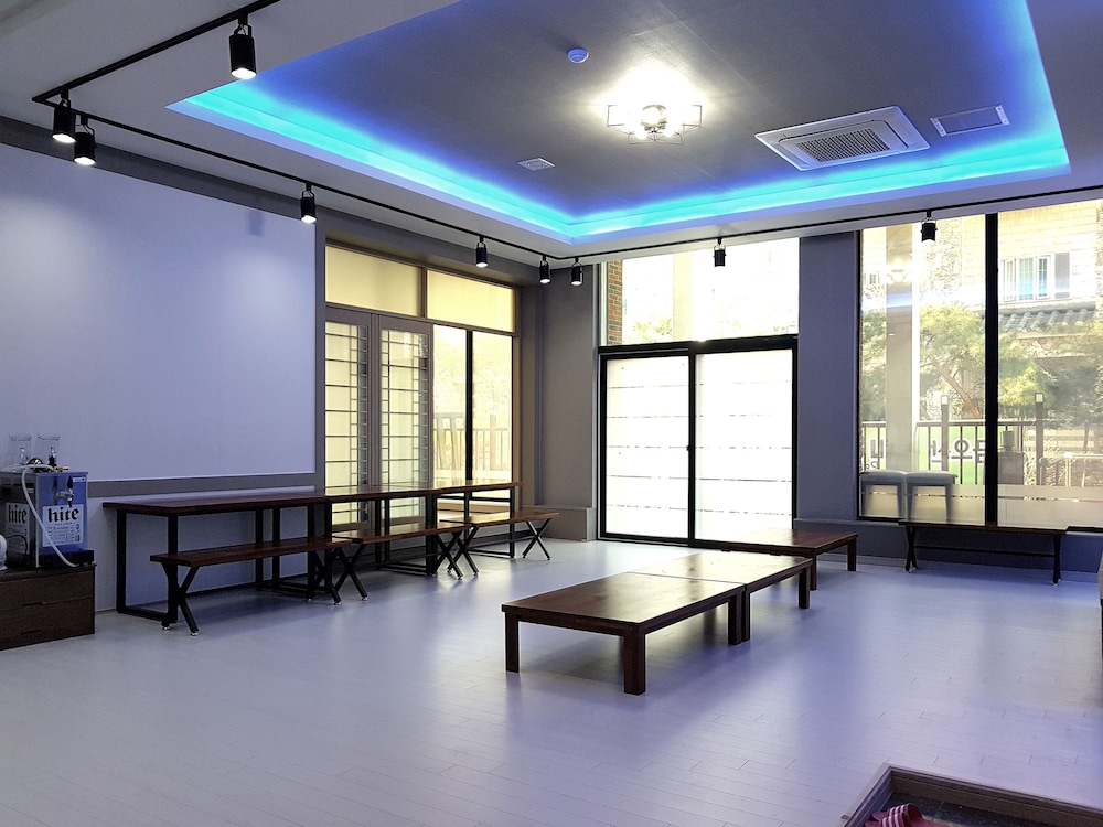 meeting & event spaces