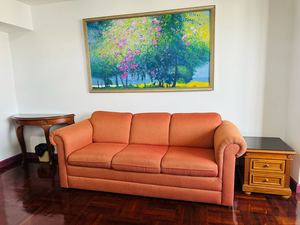 Omni Tower Sukhumvit Nana - Direct
