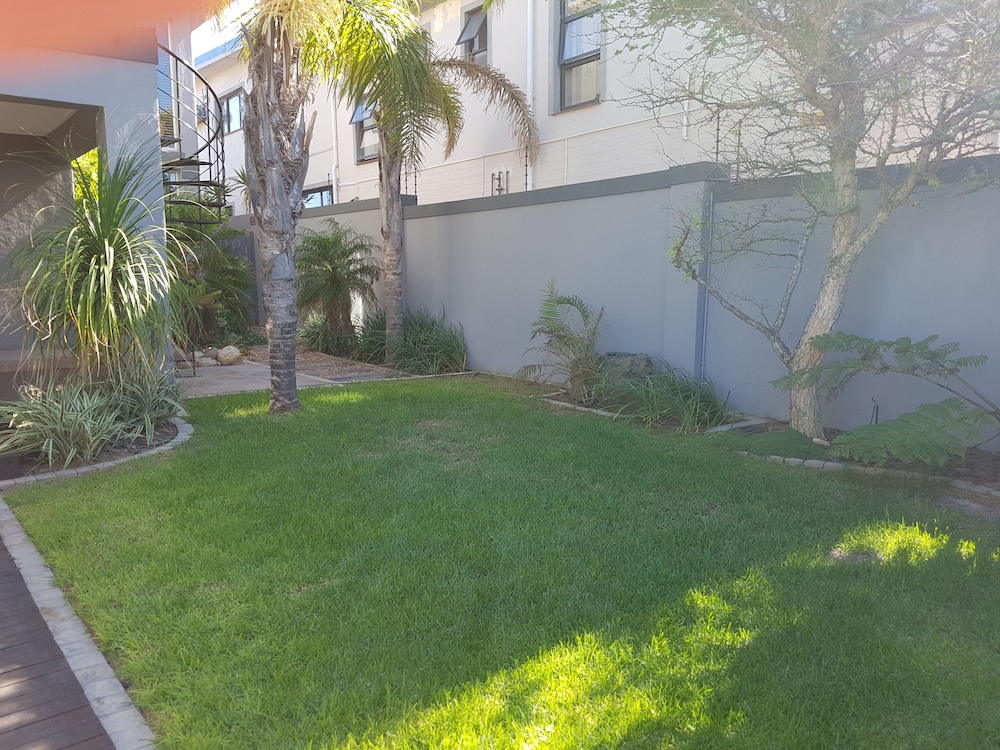 Melkbosch Guesthouse