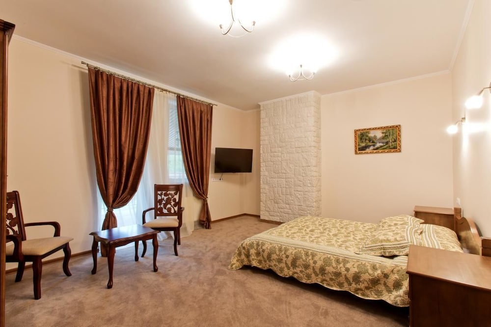 Park-Hotel Butenko Stable