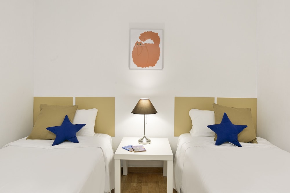 Sardenya Apartment by Olala Homes