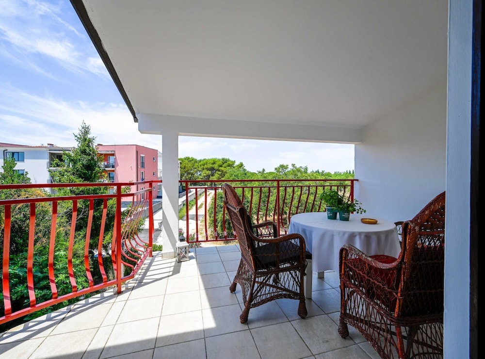 Calm and Stylish Rooms With Balcony