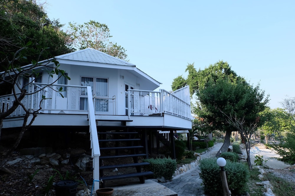 Nimmanoradee Resort