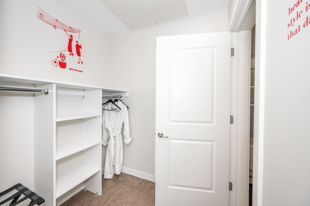 The 333 Suites 201 Stay for 6