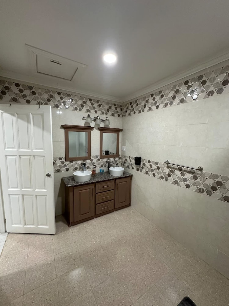 Gentlemen s Suite 3 Bedroom