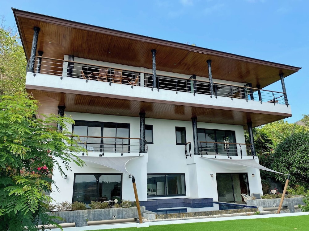 Tropical Viewpoint With Private Pool - Lux Living