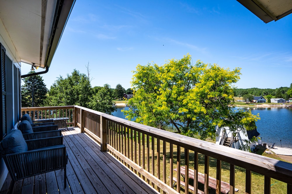 Cadillac Vacations - Stone Ledge Lake Getaway - Property Image 7