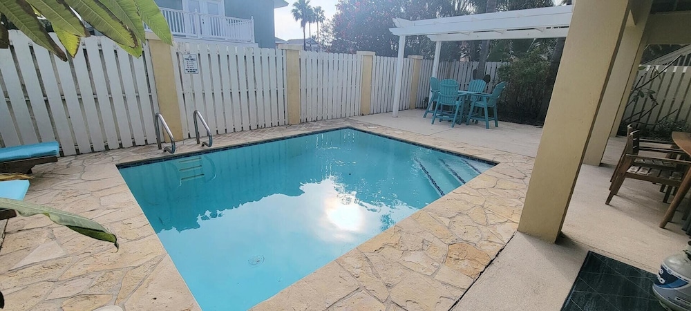 121 Snapper By The Sea 4 Bedroom Home