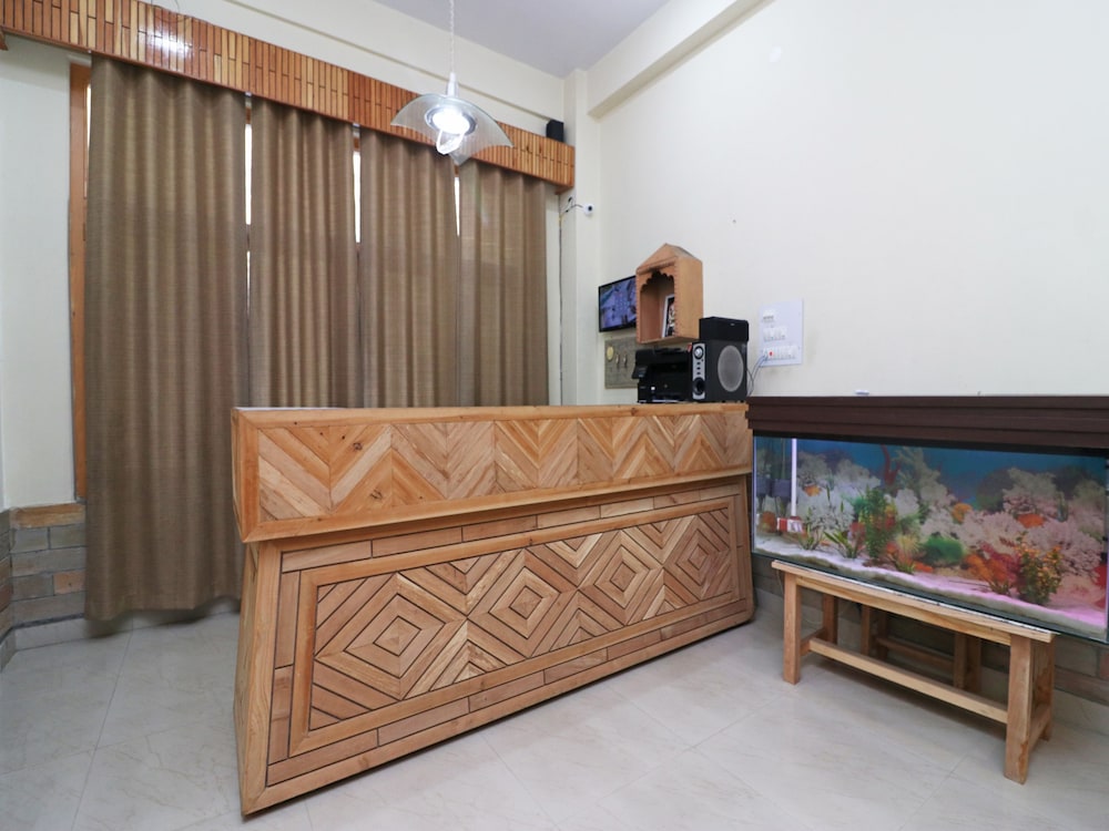 Lobby & Reception