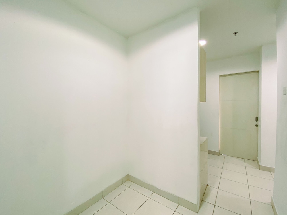 Comfort Living 1BR at Sentul Tower Apartment