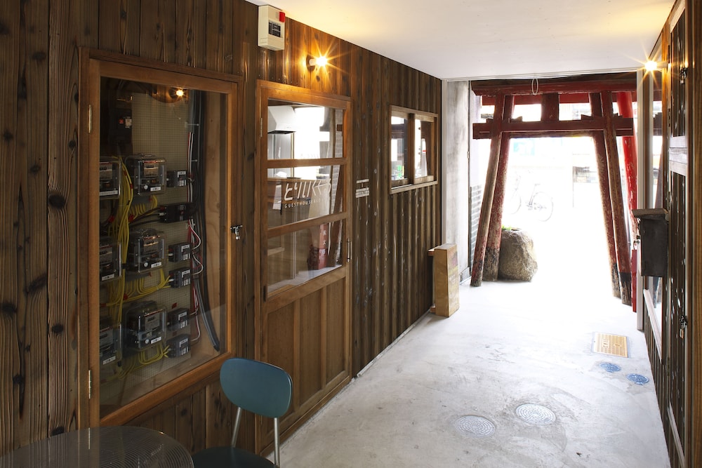 Torii-Kuguru Hostel