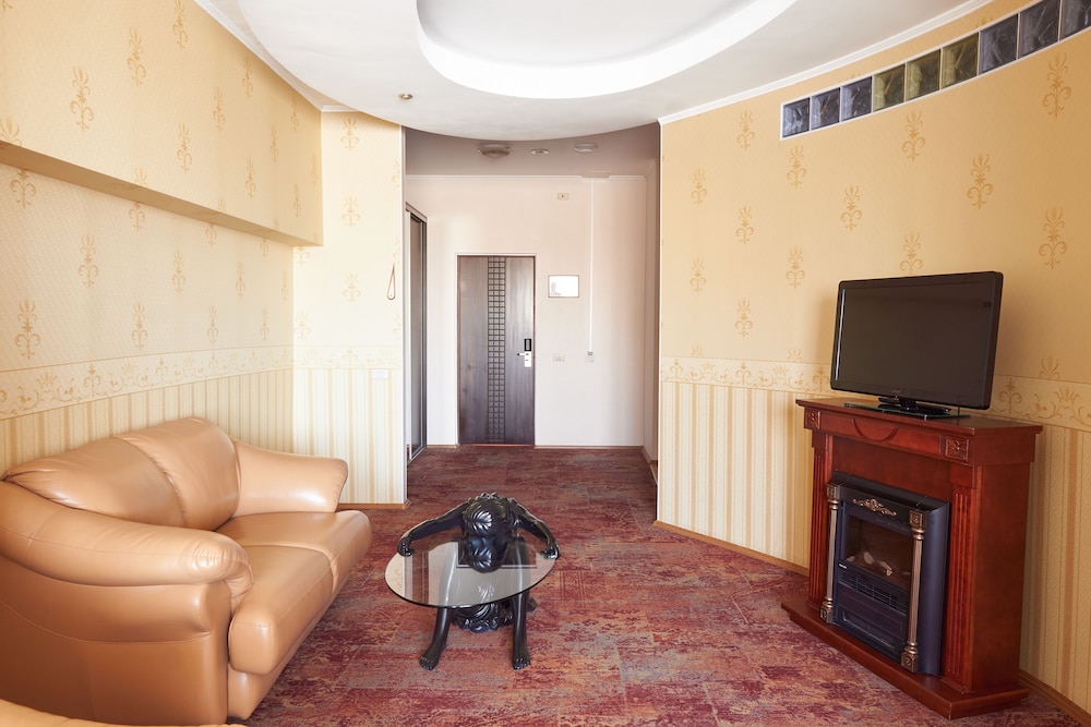 Almaz Hotel
