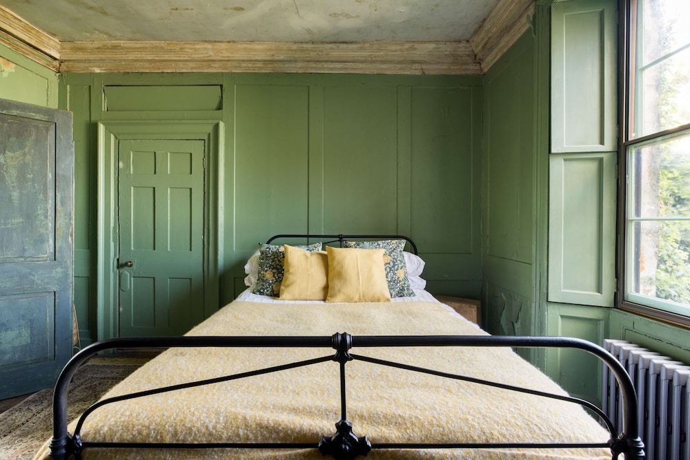 Extraordinary Grade Ii-listed Early Georgian Home