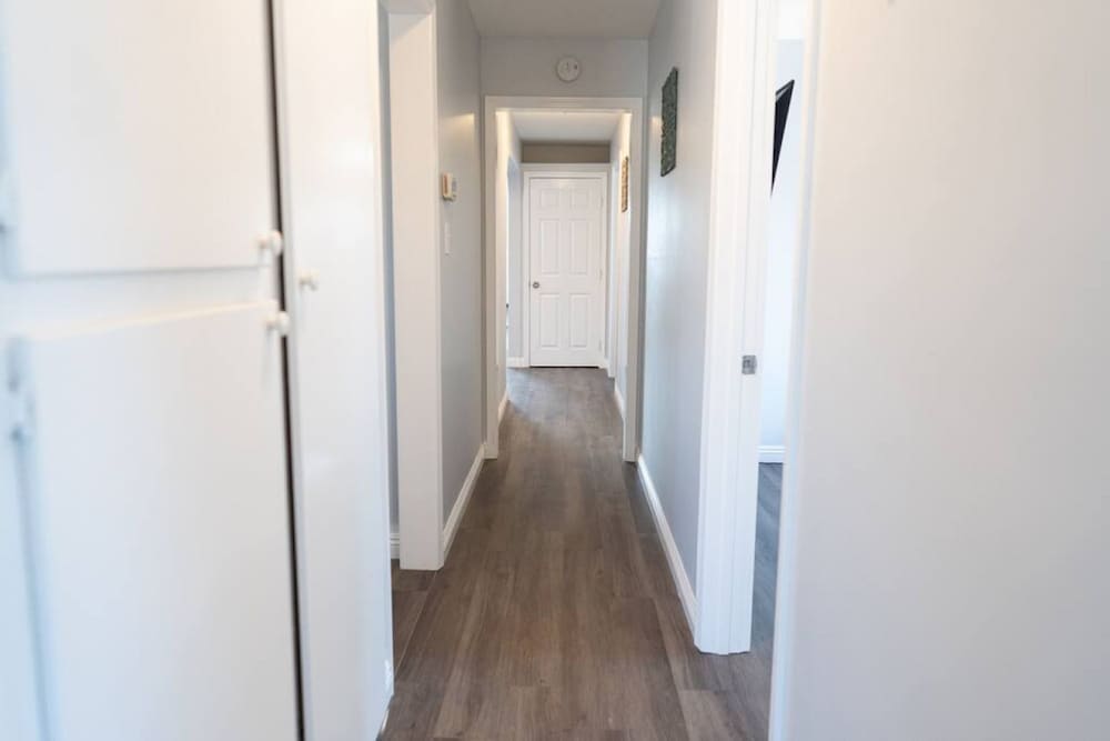Large 4-bedroom House With AIR Hockey Table Close TO Disneyland IN Orange County p41