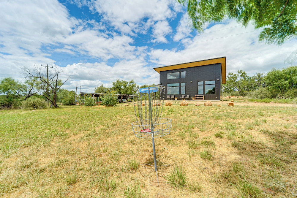 20-acre Property w/ Trail: Hill Country Hideaway!