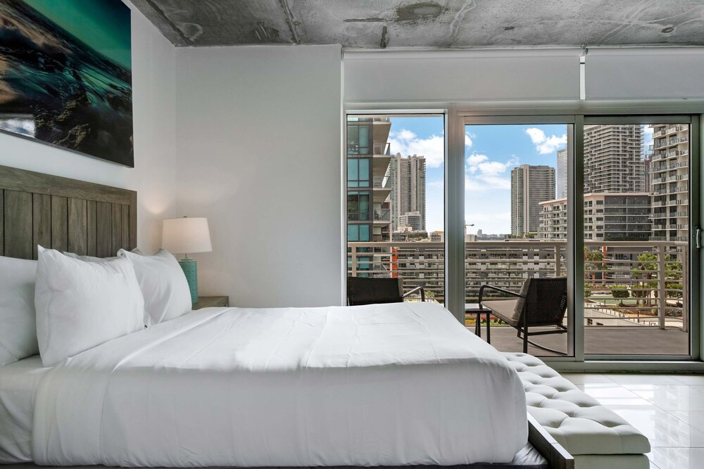 Midtown Muse -walkable Cozy Amenity Bldg w Parking