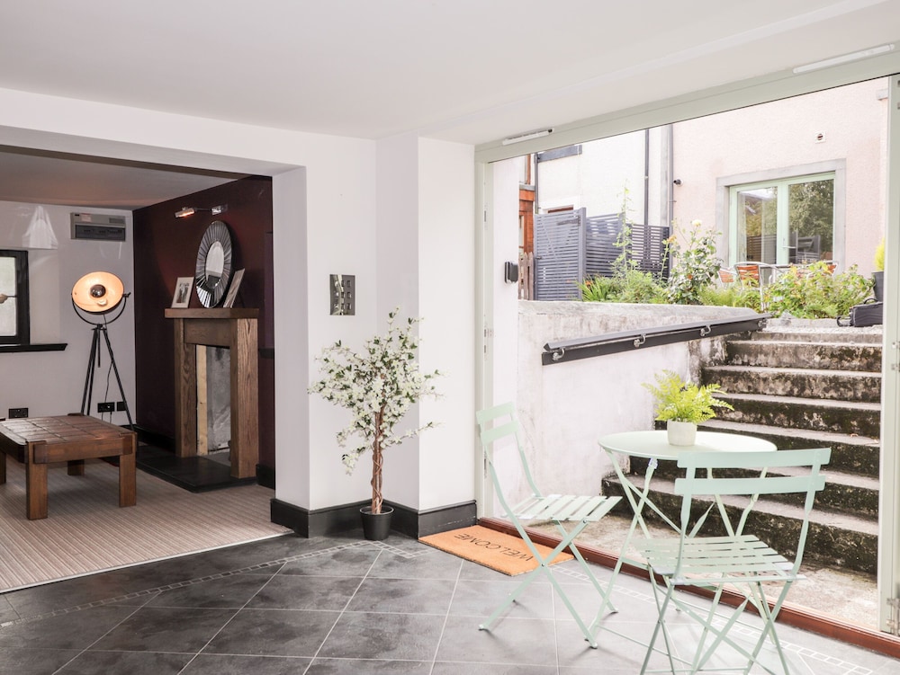 Mary Ann Apartment