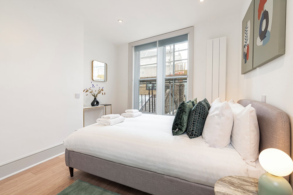 JOIVY Stylish 1 bed flats in Soho