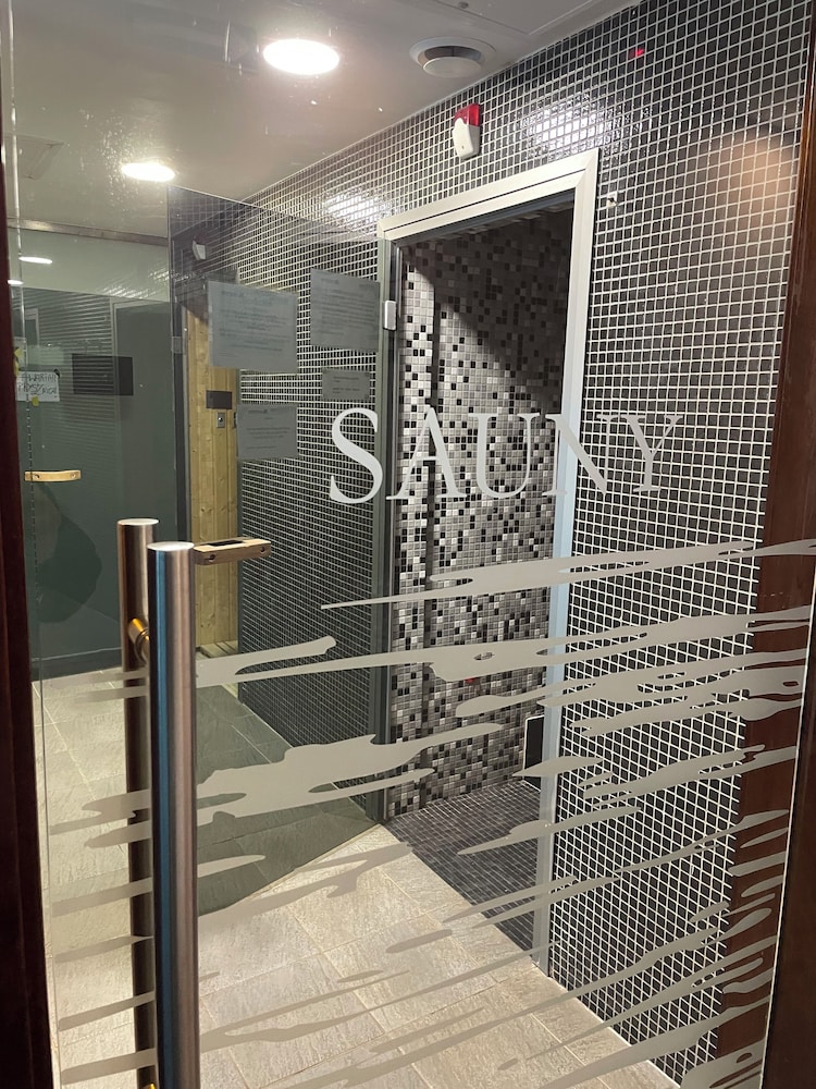Lily Apart - Waterlane Pool & Gym