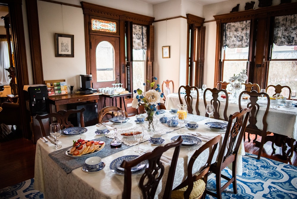 The Gage Mansion BB - Property Image 9