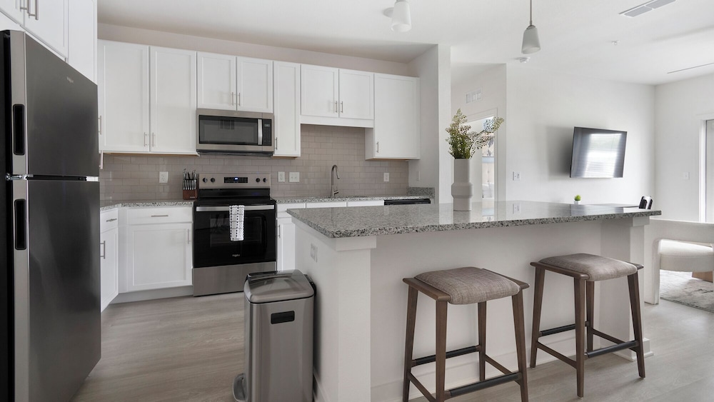 Landing Apartments near JAX