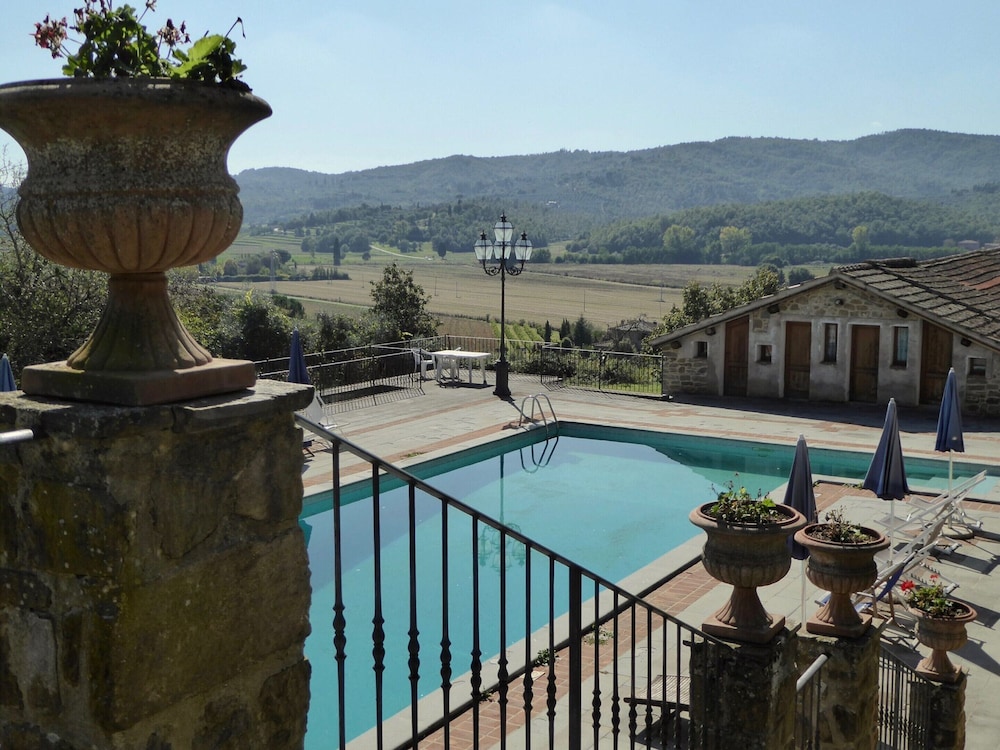 Belvilla by OYO il Castello del Cardinale view 4
