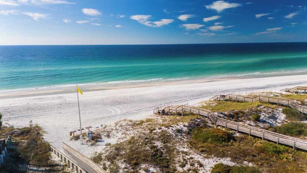 Beachside Villas 811