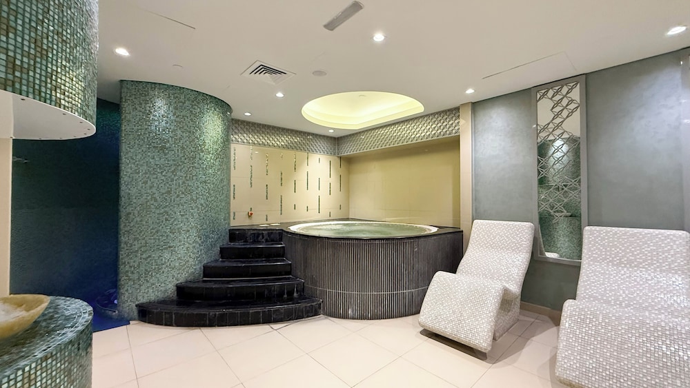DAMAC Suites by Hostiva – Burj & Fountain