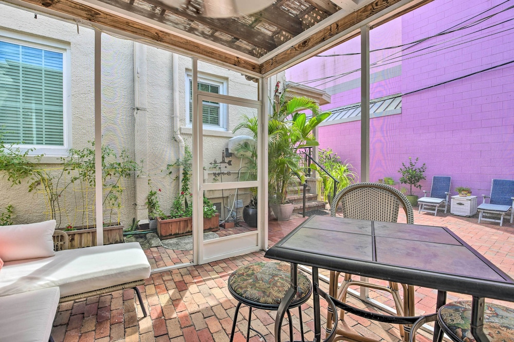 Sarasota Home in Historic District w/ Patio!