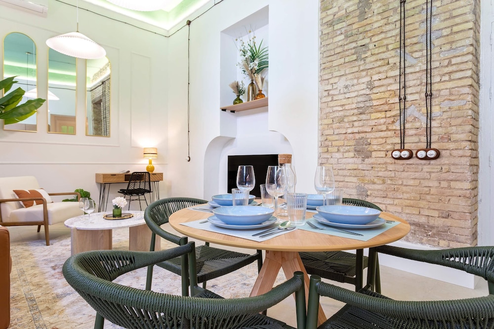 Stylish Apartment in Central Seville. Boteros