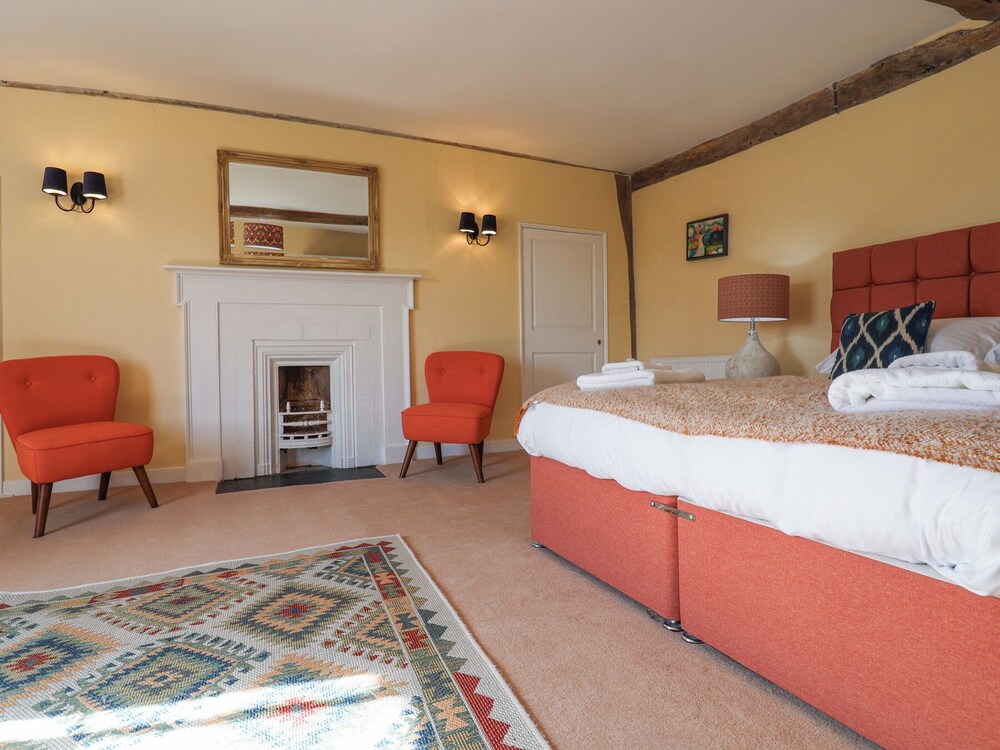 South Grange House - Sleep 16