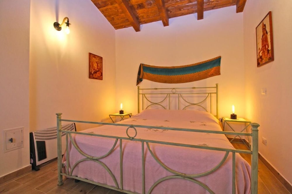 Charming House With Garden and BBQ in Galizana