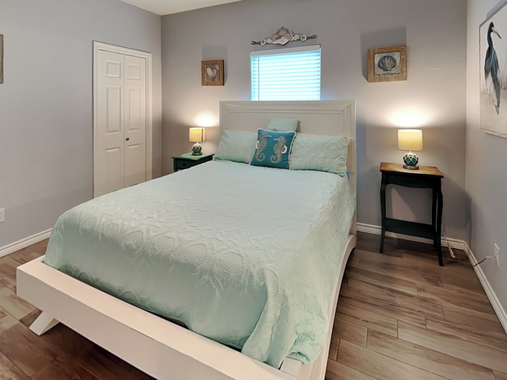 La Sirena by Silver Sands Vacation Rentals