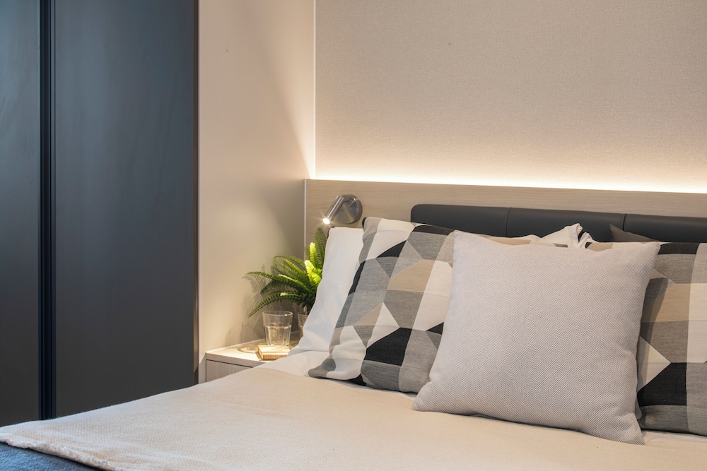 StayCozy at Enclave Croydon