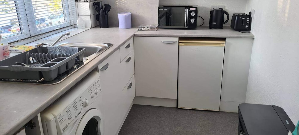 Cosy 2-bed Apartment - Sleeps 4 & Central