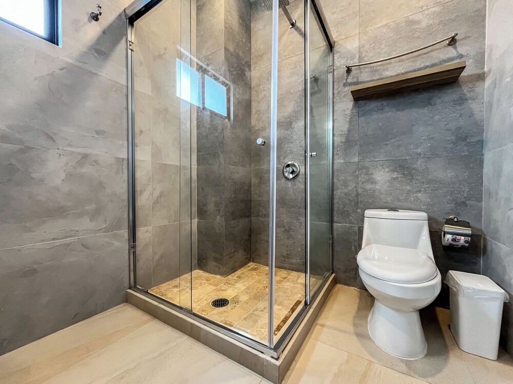 Makeva Condos - Near Malecon