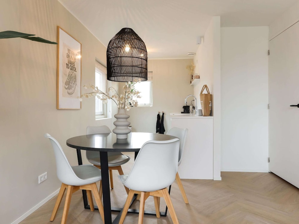Suite in Vrouwenpolder Near North Sea Beach