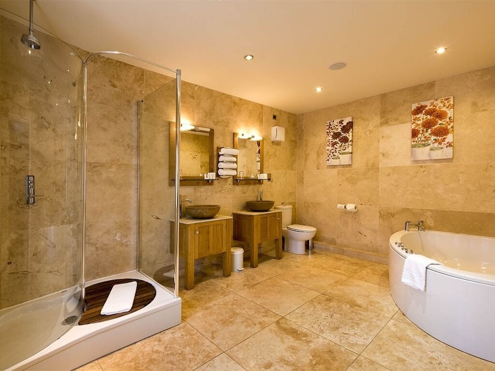 The Fairfax Arms