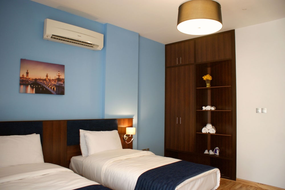 Weekend Hotel Apartments