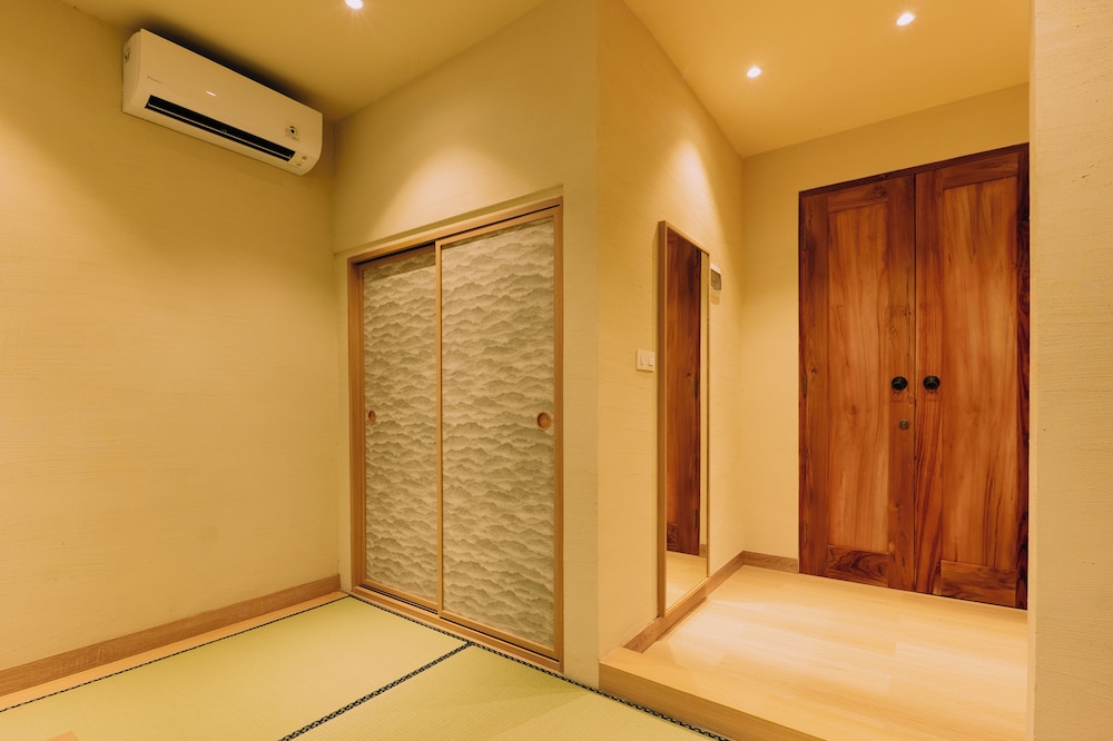 Himawari House