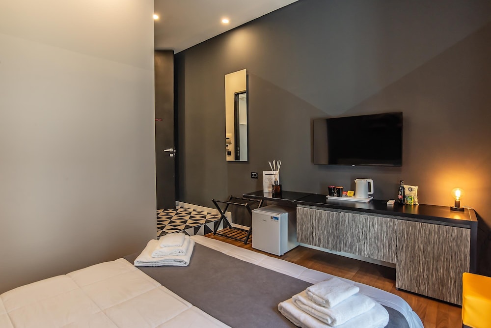Gram Suites