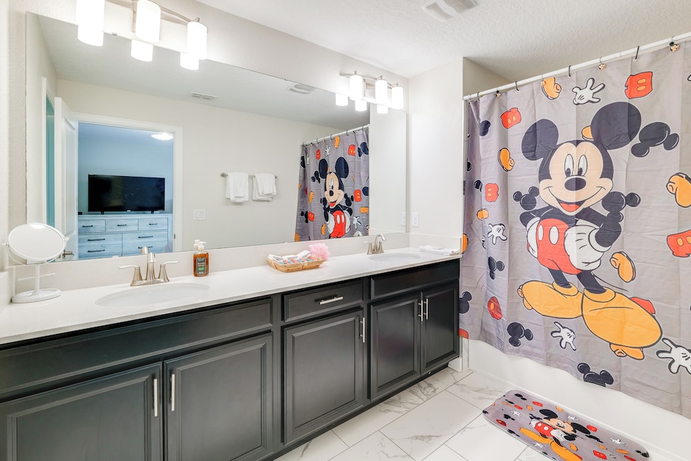 Pet Friendly! Townhome w/ Pool in Championsgate