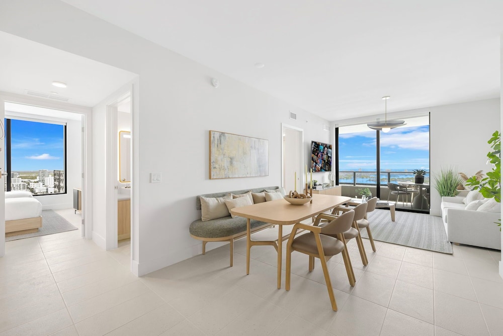 Experience Luxury & Bayfront Views