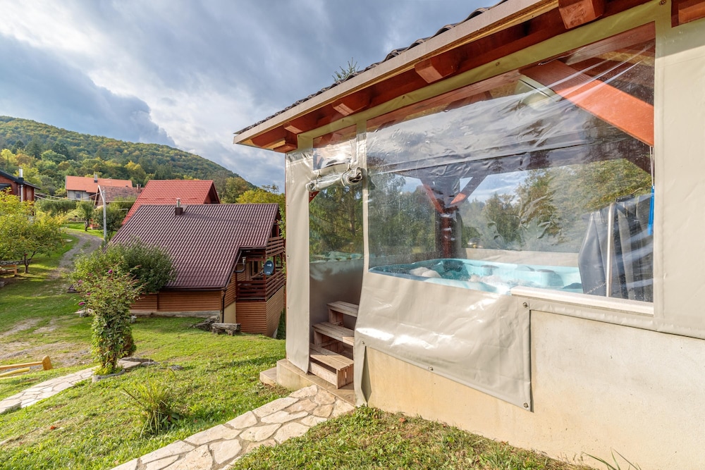 Chalet With Private Whirlpool And Sauna view 5