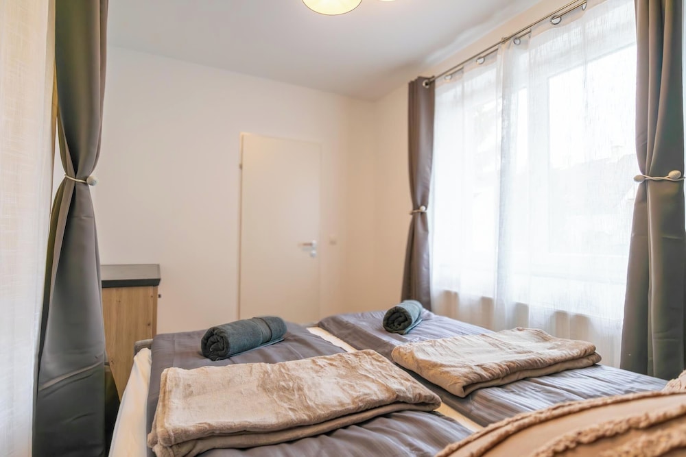 Comfy 2BR 1LR Apartment Donaustadt