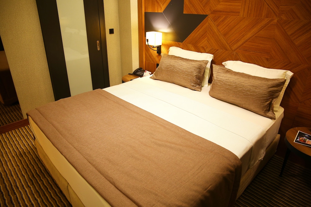 Ramada by Wyndham Mersin - Image 47