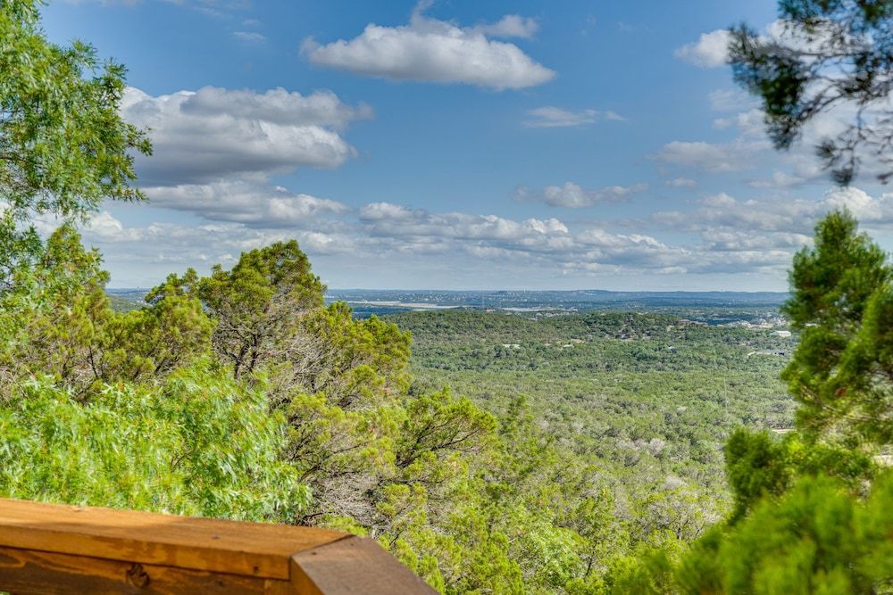 Jonestown Retreat w/ Deck: 6 Mi to Lake Travis! - Property Image 17
