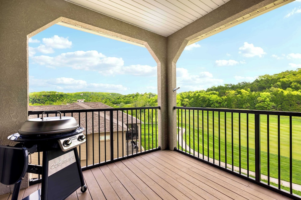 Fairway Lake Retreat