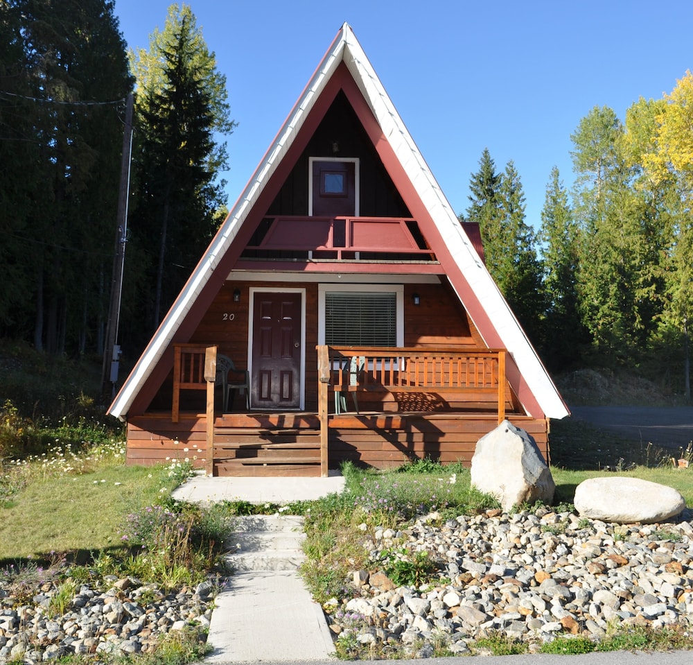 Red MountainVillageHomesCabins - Image 1