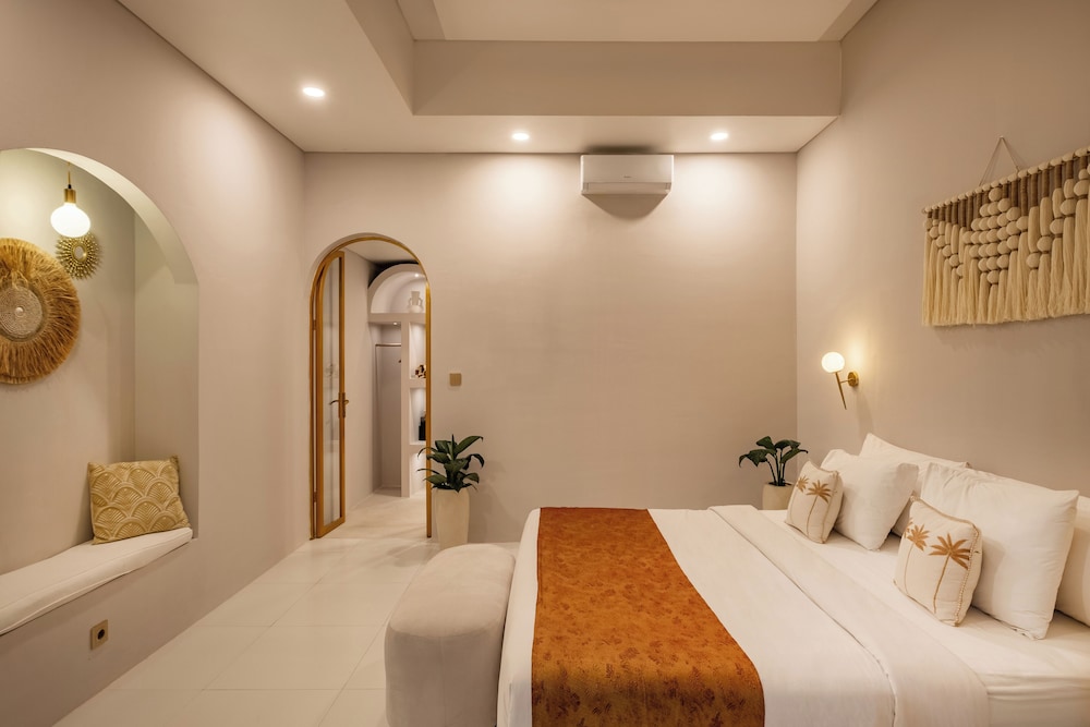 Private Pool Villa Ahana by OriVista